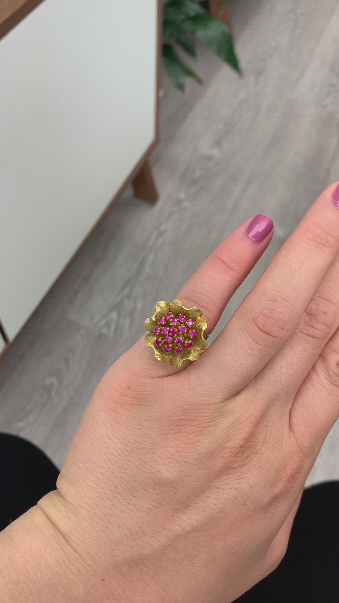 Vintage 14K Yellow Gold Ruby and Engraved Flower Ring