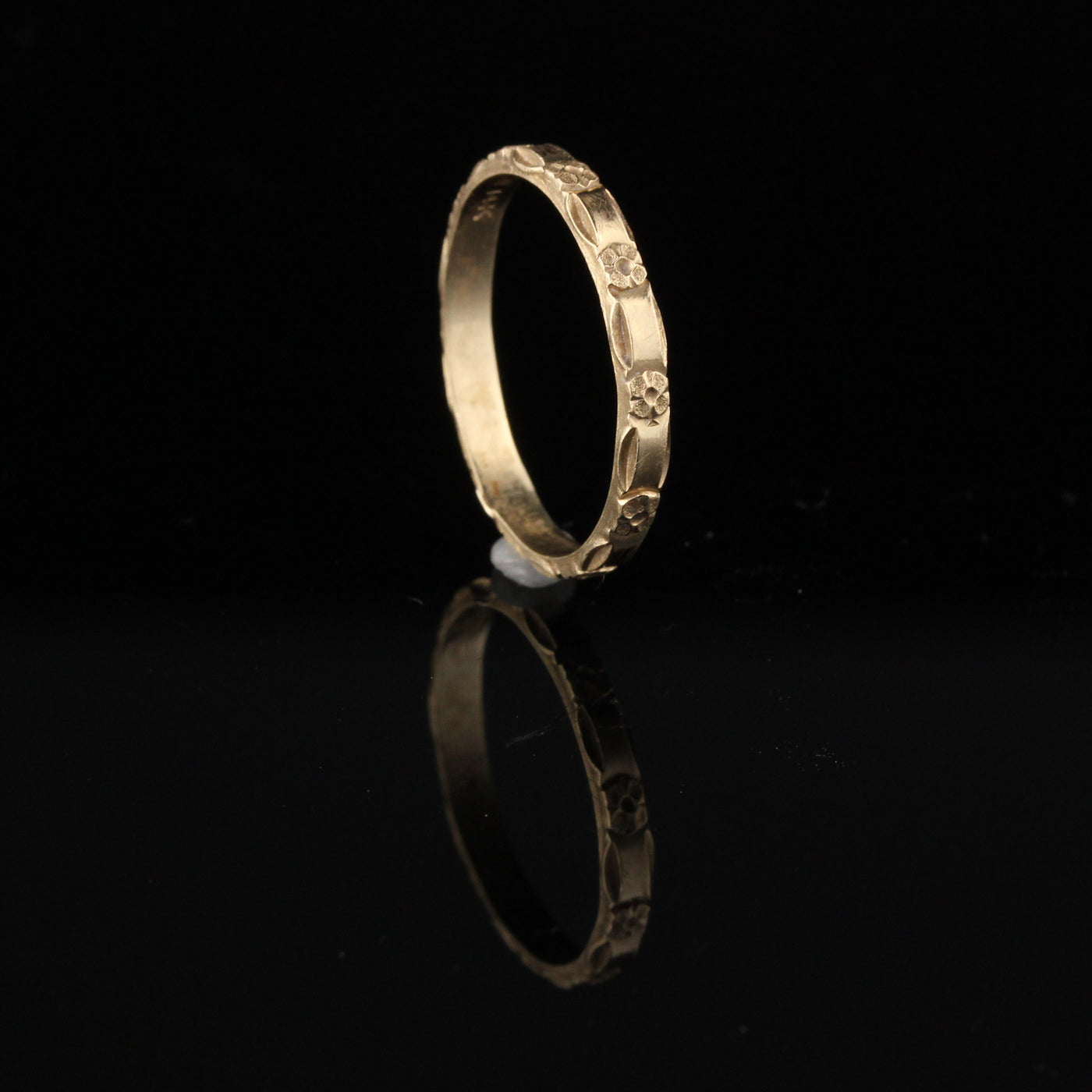 Antique Victorian 14K Yellow Gold Engraved Wedding Band - Size 6