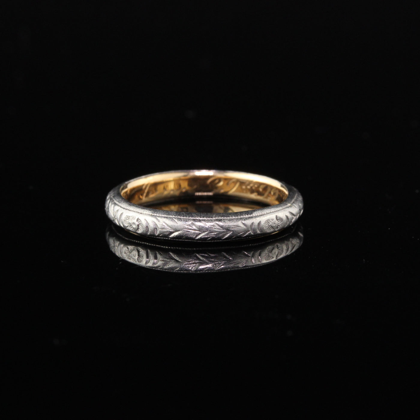 Antique Victorian Engraved Platinum And 18K Yellow Gold Wedding Band - Size 5 1/4