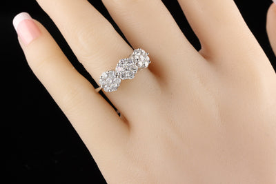 18K White Gold Diamond Engagement Ring - Size 7