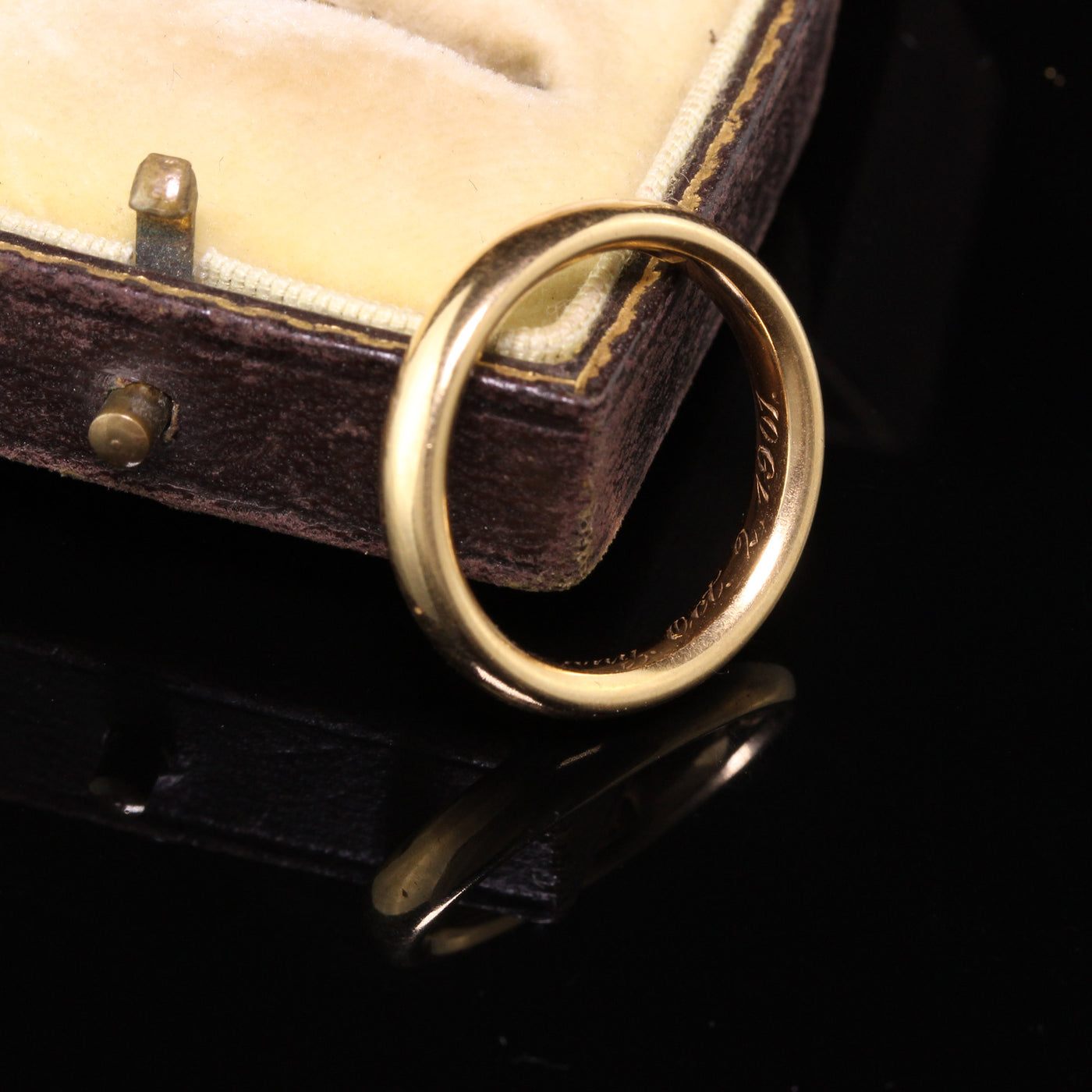 Shreve Crump and Low Antique Victorian 18K Yellow Gold Engraved 1901 Wedding Band