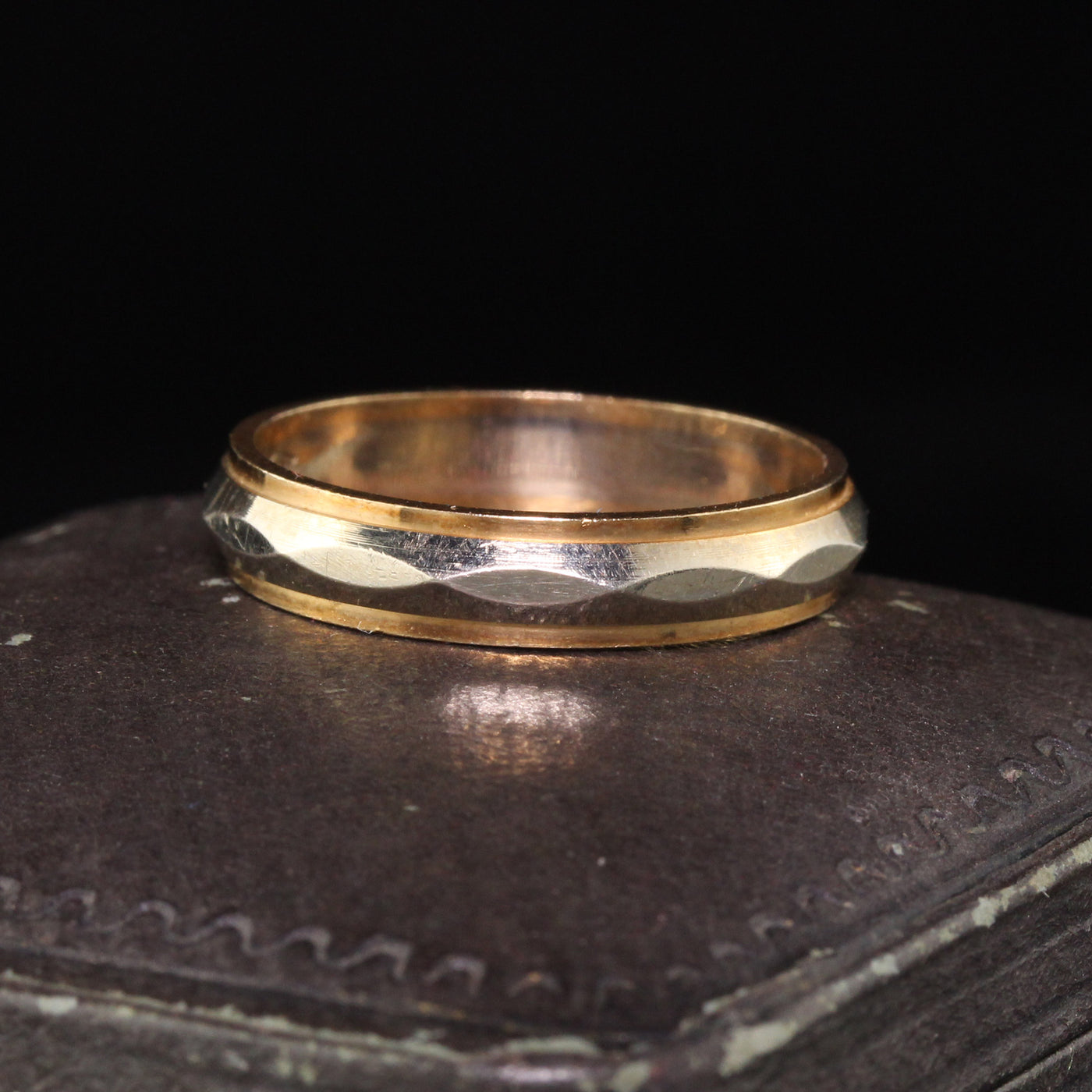Antique Art Deco 14K Two Tone Yellow Gold Engraved Wedding Band - Size 10 1/2