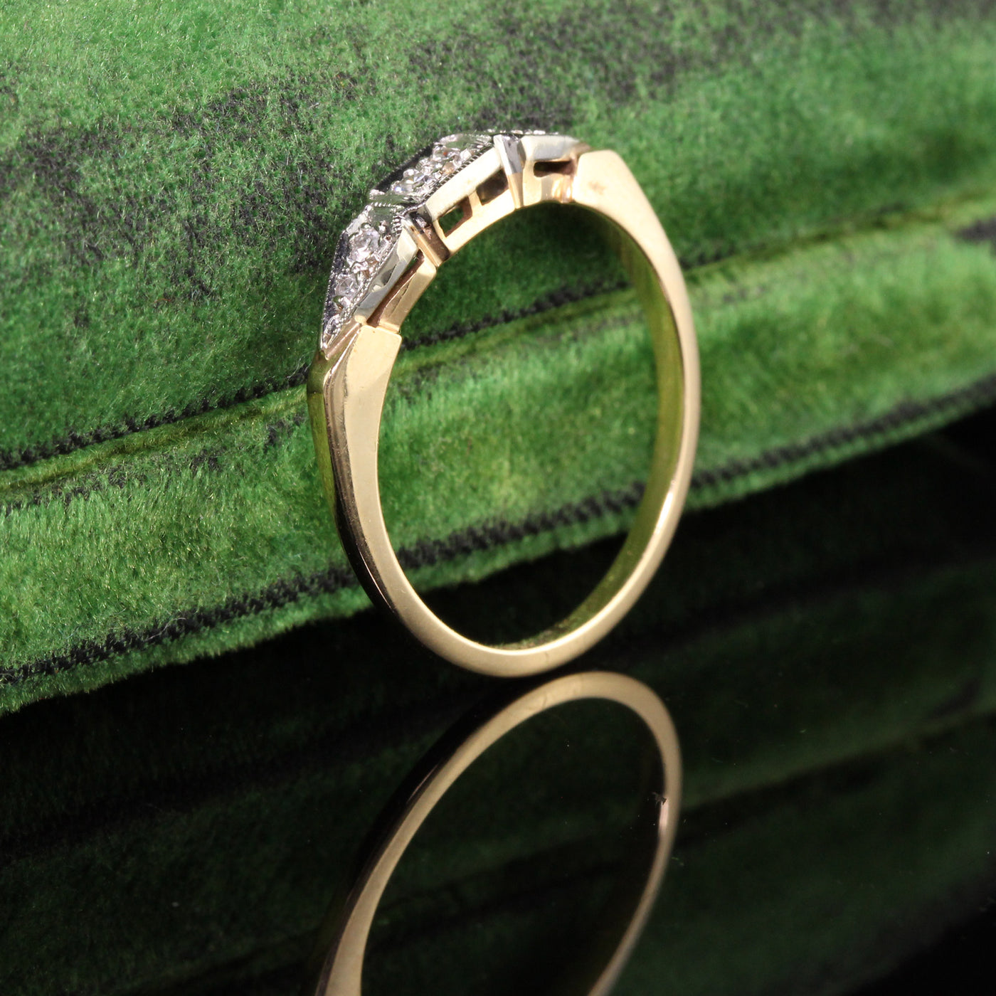 14K White Gold Vintage Artcarved Diamond Wedding Ring | Lance & Co Jewelers