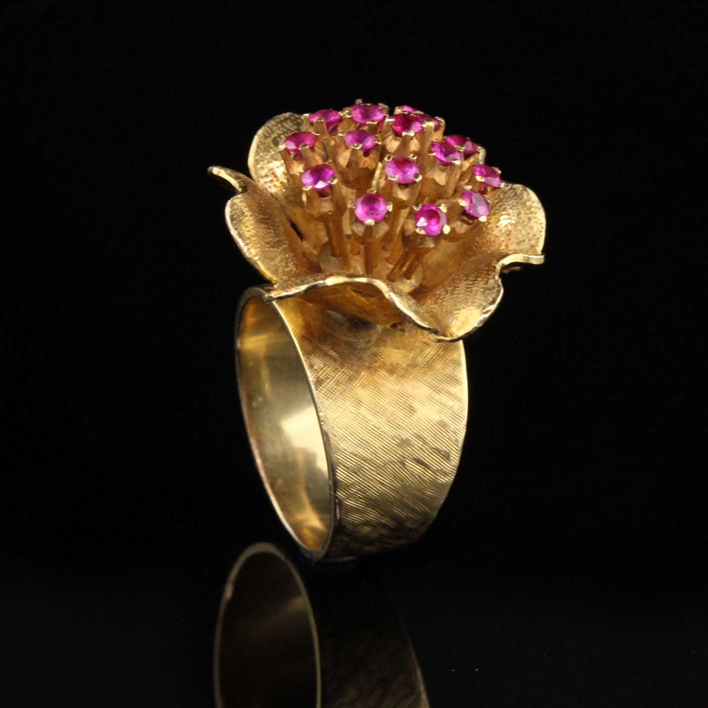 Vintage 14K Yellow Gold Ruby and Engraved Flower Ring
