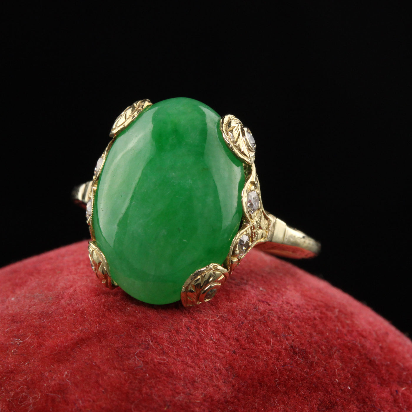 Antique Art Deco 18K Yellow Gold Cabochon Jade and Old European Diamond Ring