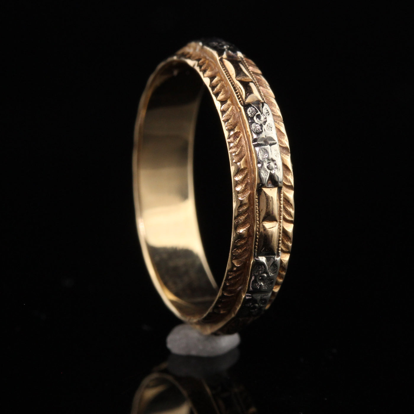 Antique Art Deco 14K and 18K Yellow Gold Engraved Wedding Band