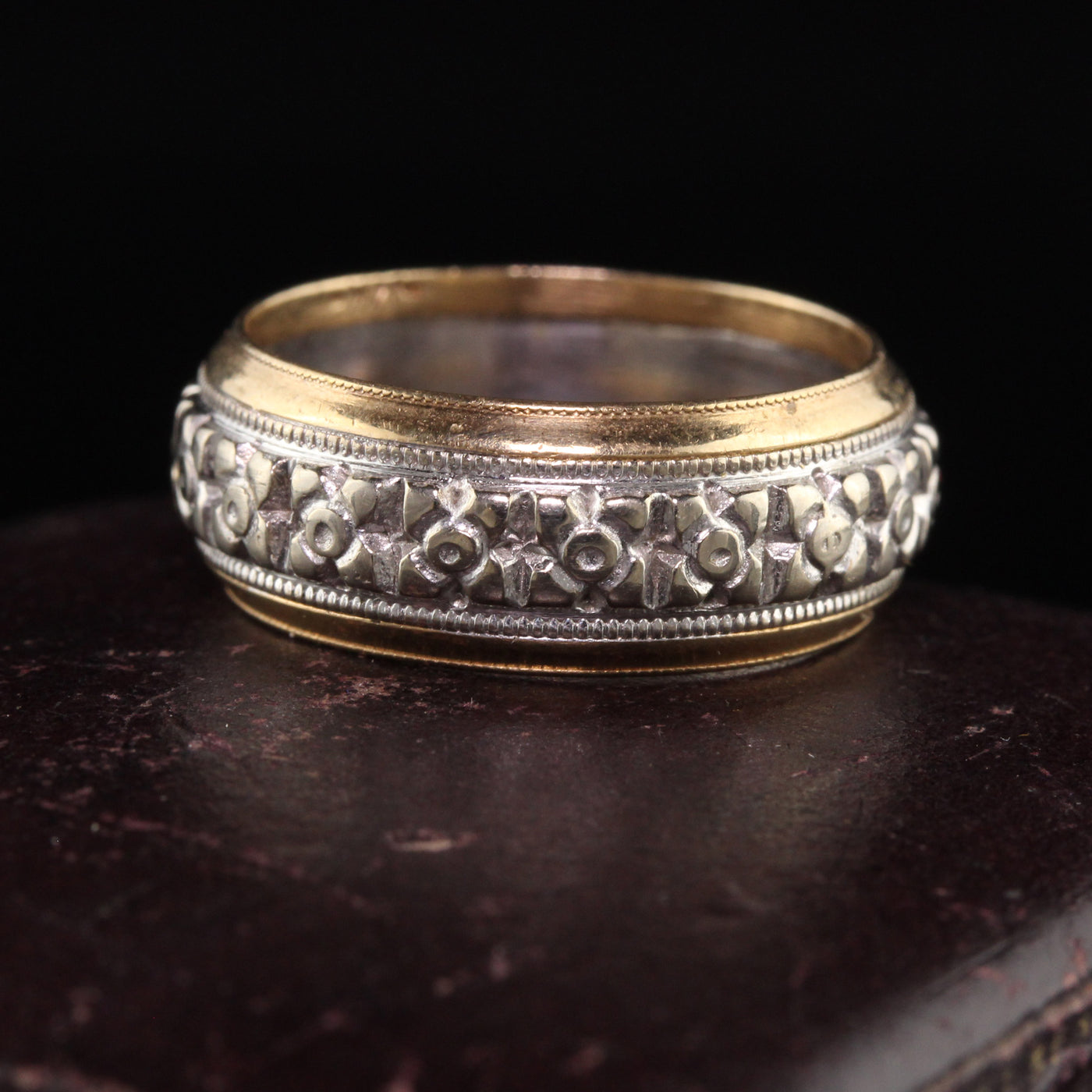 Antique Art Deco 14K Yellow and White Gold Engraved Blossom Wedding Band