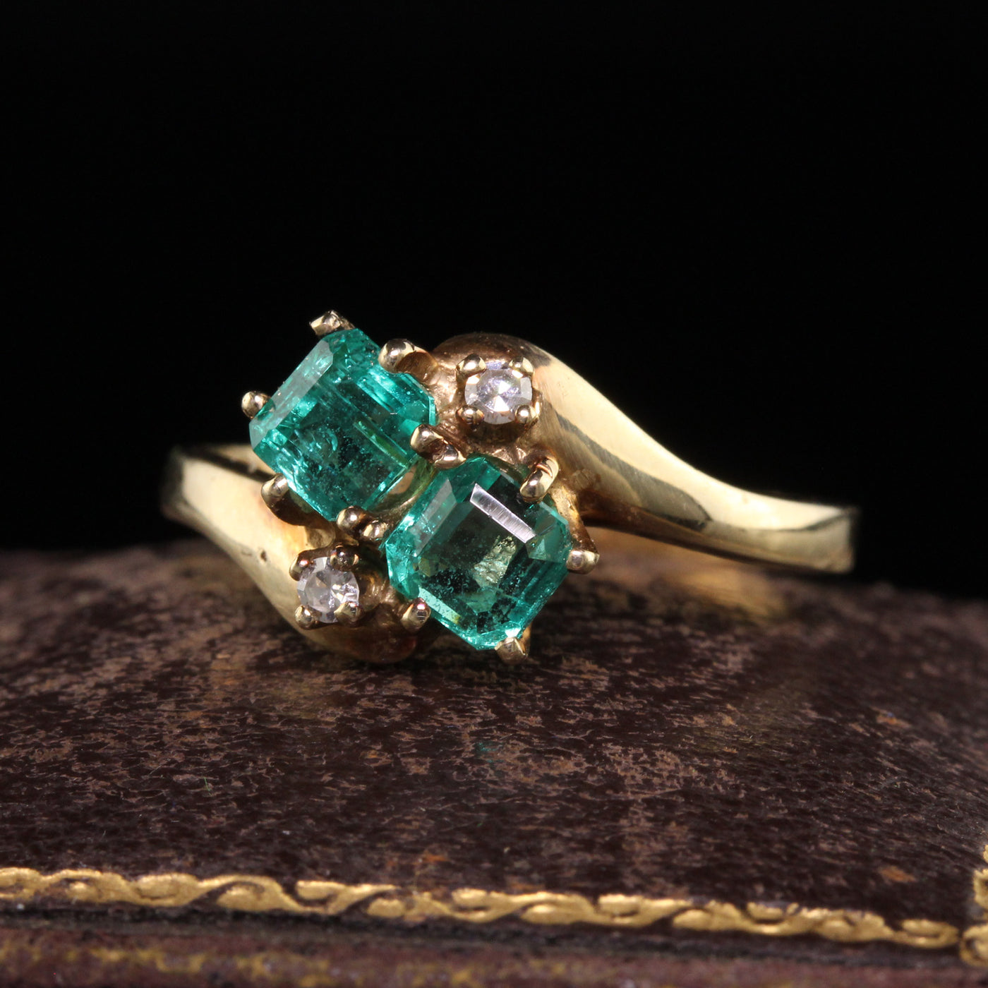 Vintage Retro 14K Yellow Gold Colombian Emerald Toi et Moi Diamond Ring