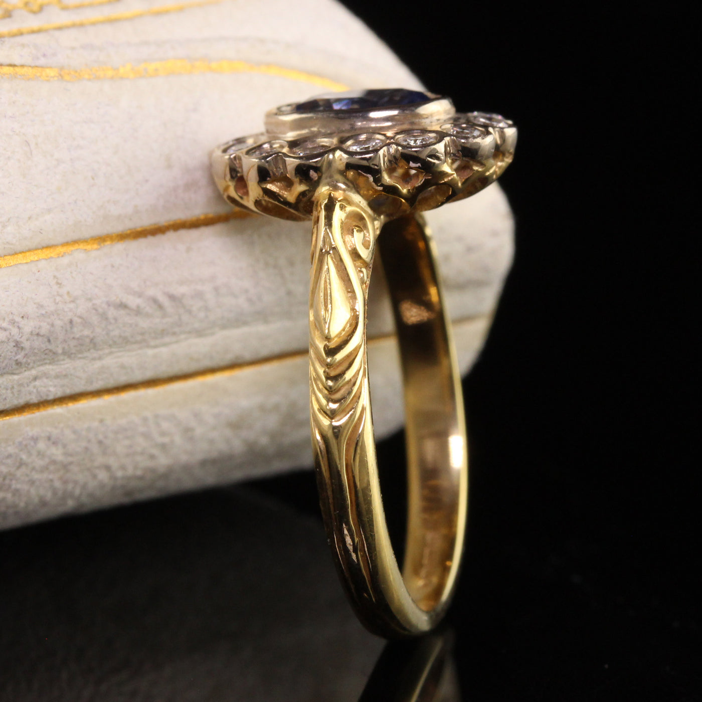 Vintage Retro English 18K Yellow Gold Natural Sapphire Diamond Engagement Ring